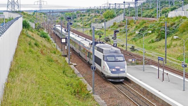 TGV au pont de Varennes