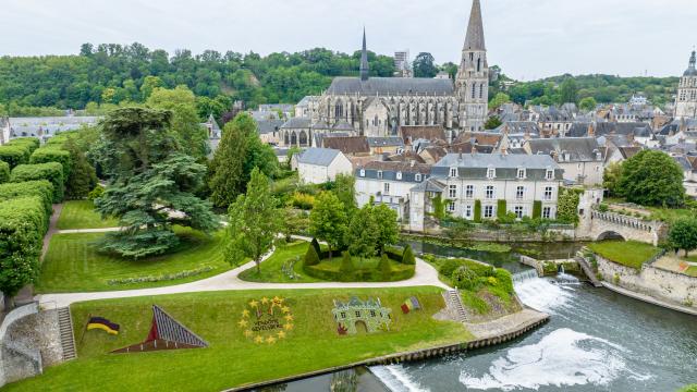 La pente des petits jardins en bord de Loir